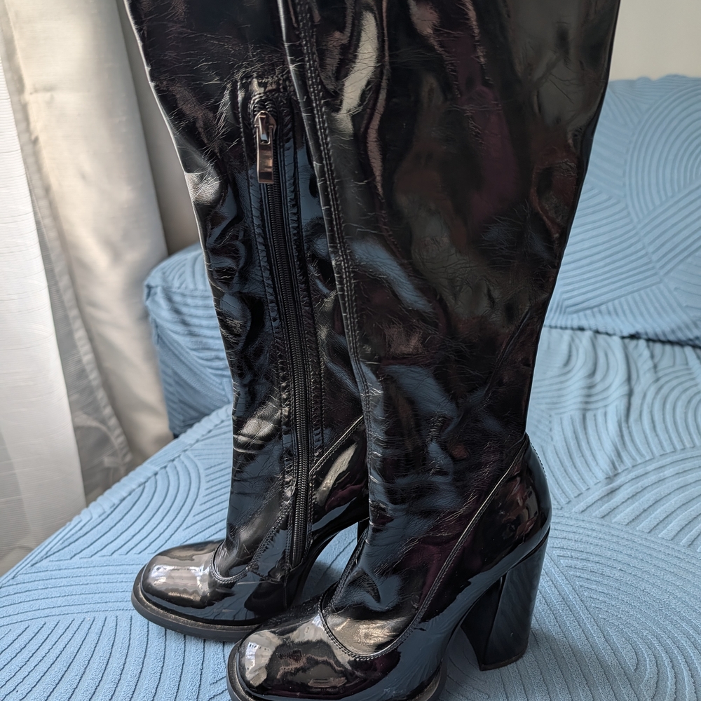 PrettyLittleThing Shiny Black Heeled Boots